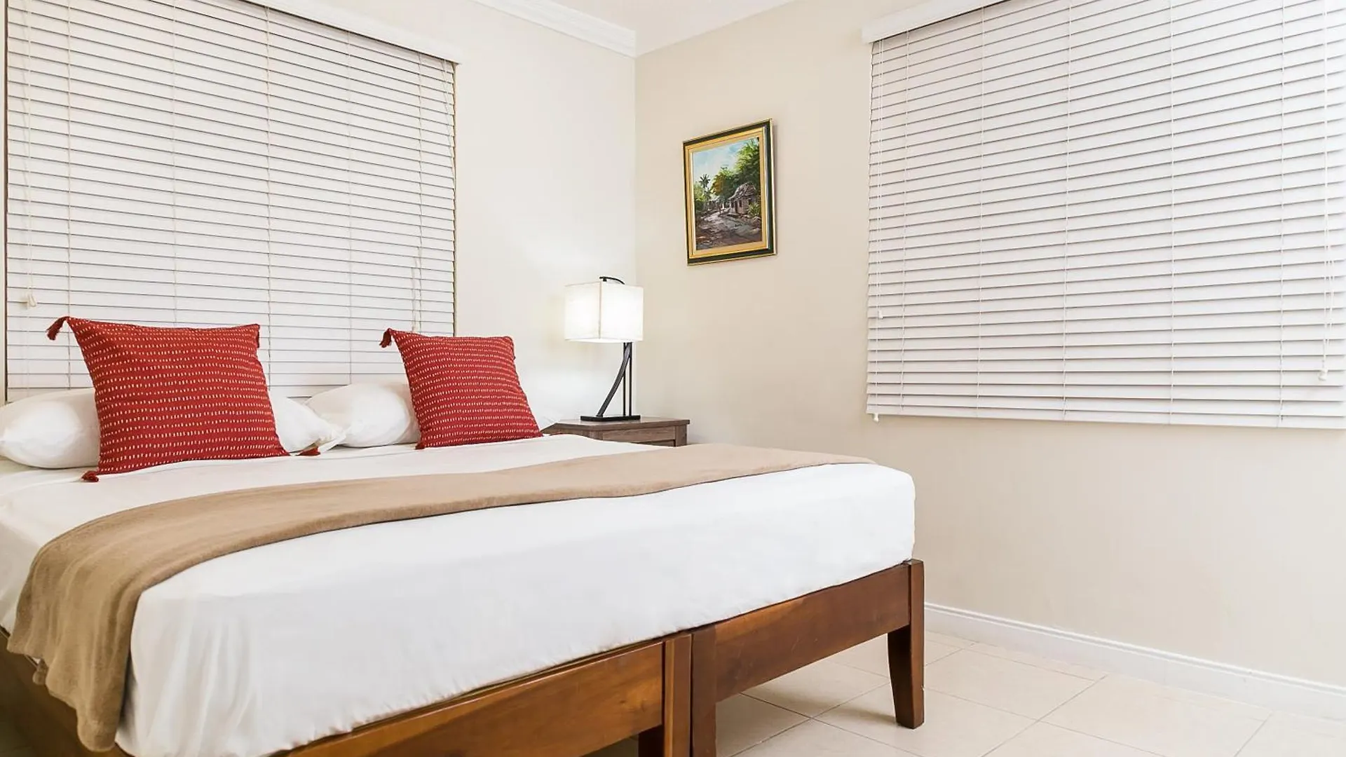 Botanic Bliss Living In Kingston Apartment