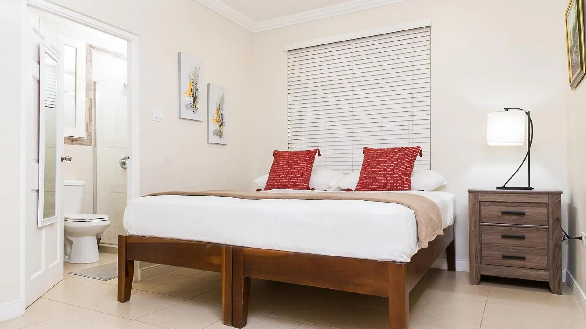 Botanic Bliss Living In Kingston Apartment